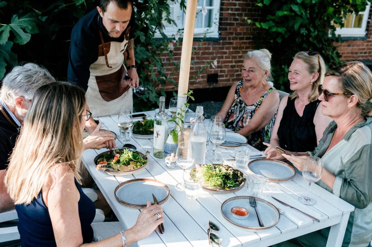Langebjerg Pension & Spisested 알링에 외부 사진
